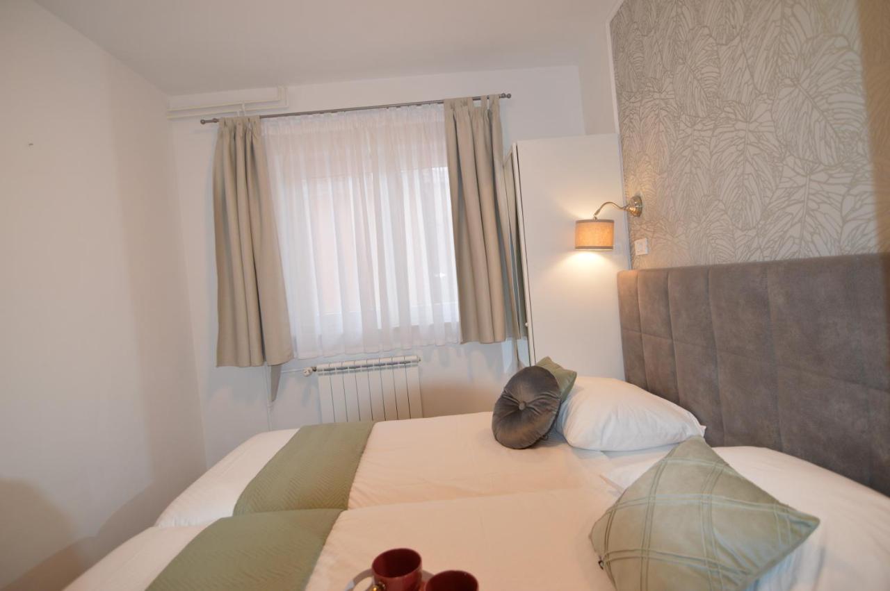 Apartments Amari Starigrad Paklenica Ngoại thất bức ảnh