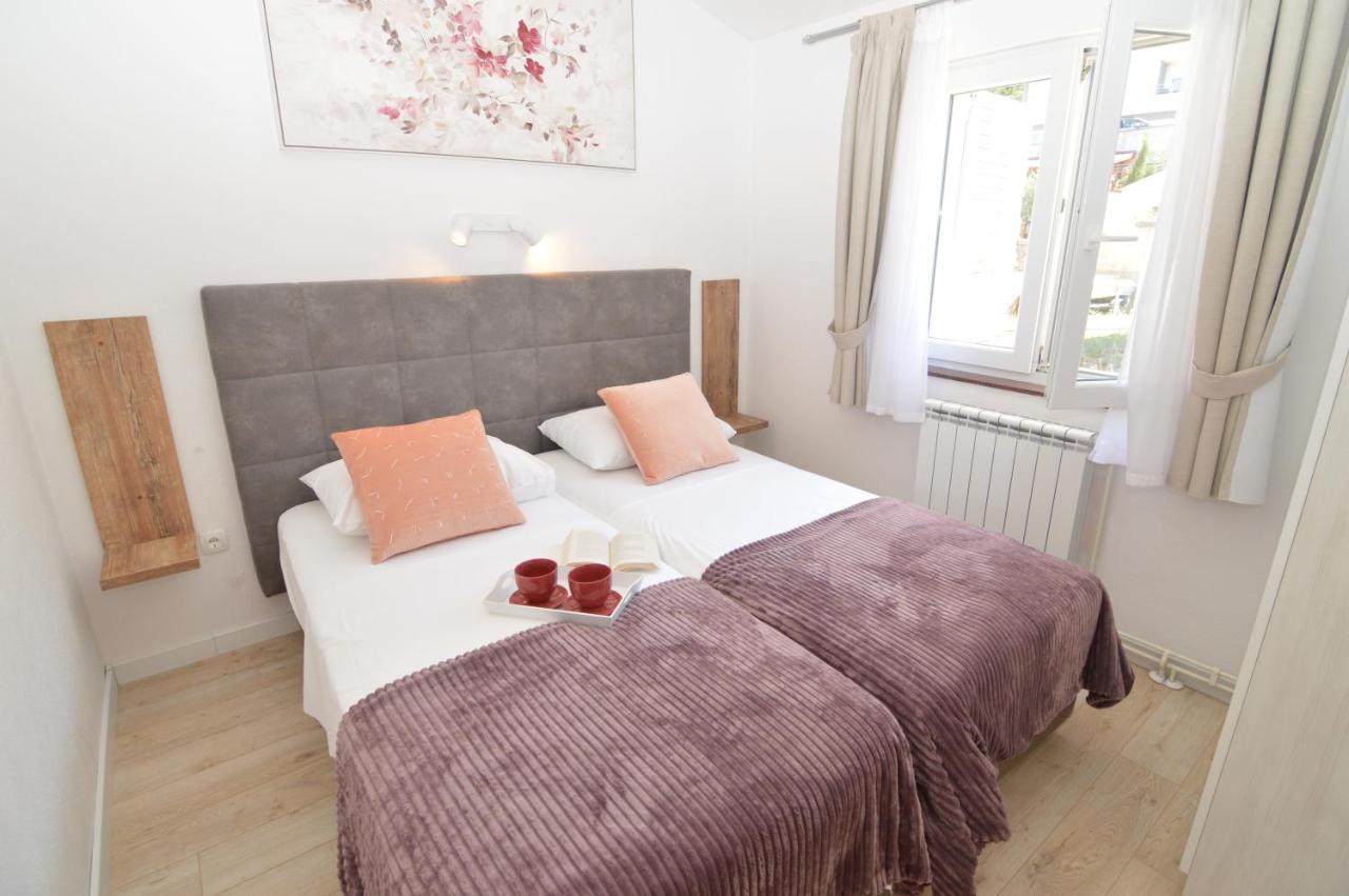 Apartments Amari Starigrad Paklenica Ngoại thất bức ảnh