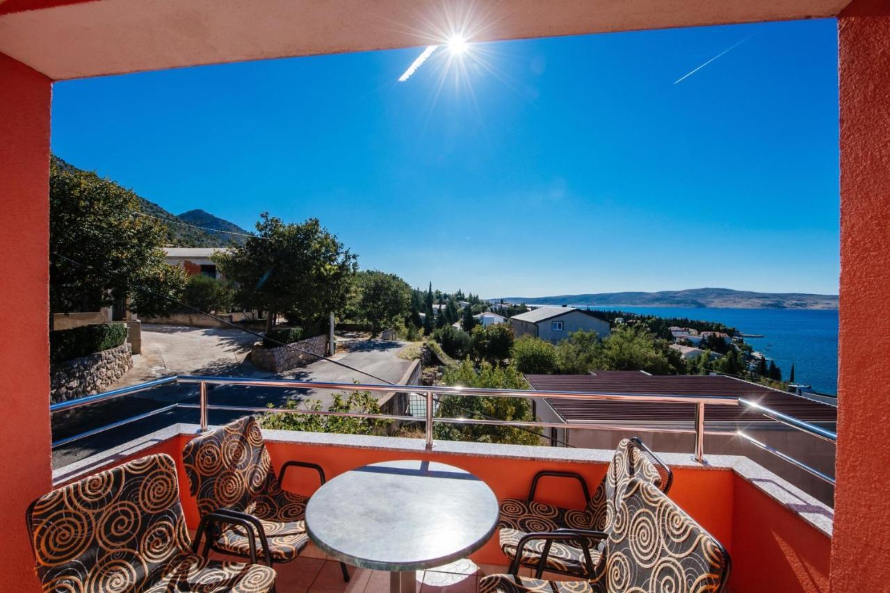 Apartments Amari Starigrad Paklenica Ngoại thất bức ảnh
